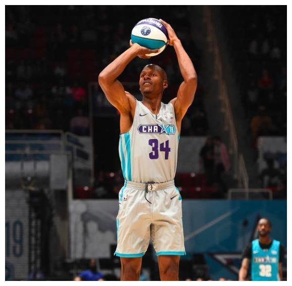 NINEGAMES-包含斯图加特训练开放日，今晨主帅复盘引欢呼，NBA总决赛在即，纪律约束更严格的词条